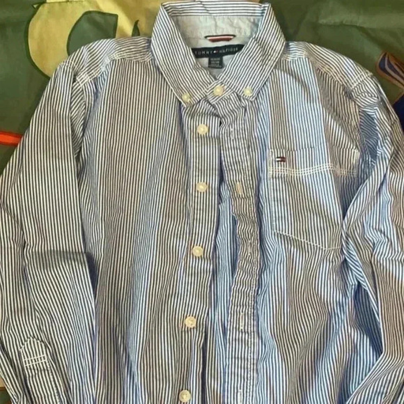 Tommy Hilfiger button up boys size M blue and white strip - Picture 1 of 2